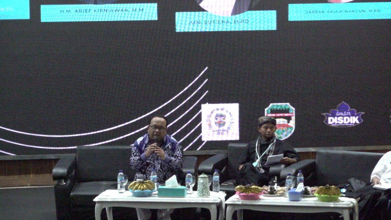 MGMP Bahasa Sunda Gelar Seminar, Bahas Urgensi  Membangkitkan Kesadaran Terhadap Bahasa Daerah