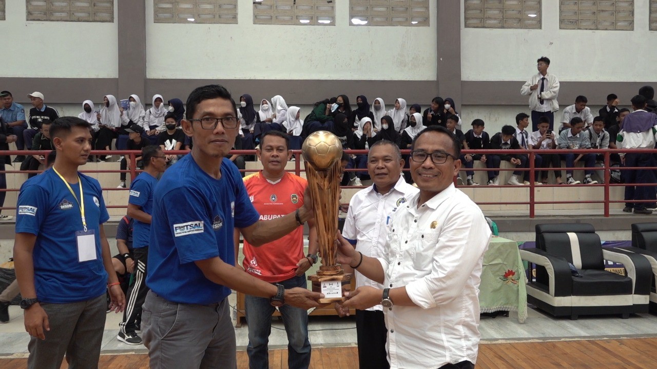 Purwanto Buka Turmanen Futsal Piala Kepala Dinas Pendidikan Purwakarta
